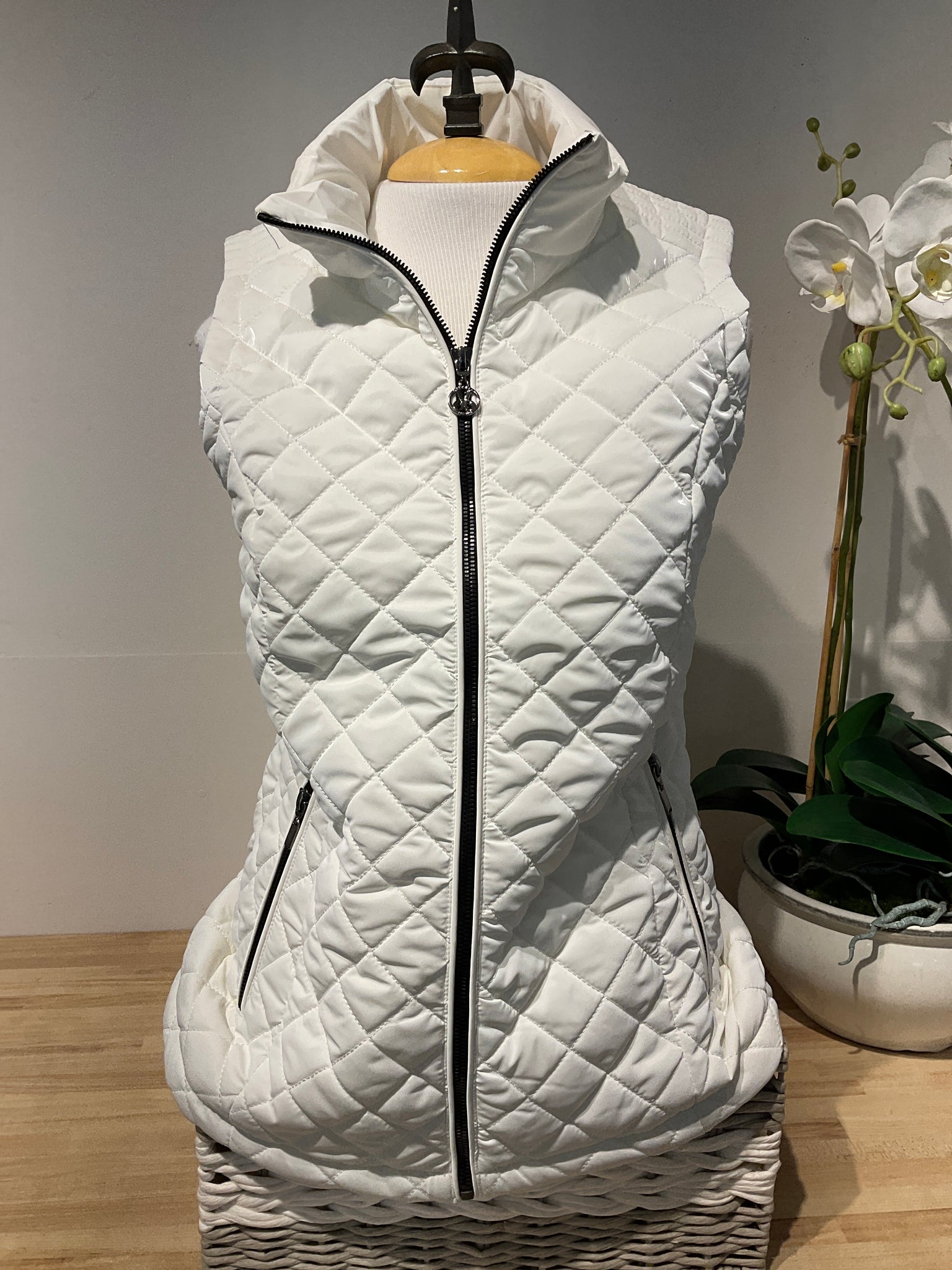 Dolcezza Ivory Quilted Vest