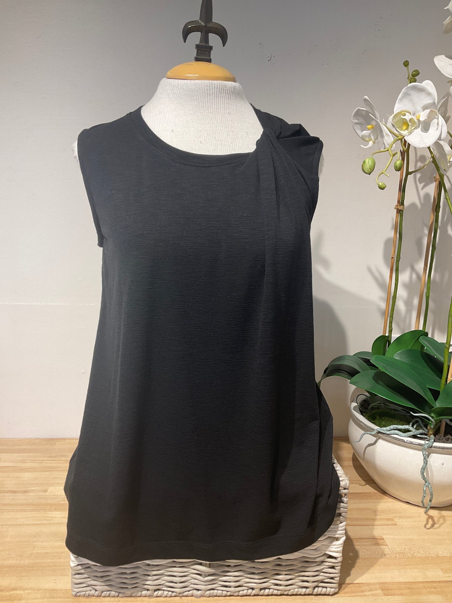N & M Black Twisted Should Tank