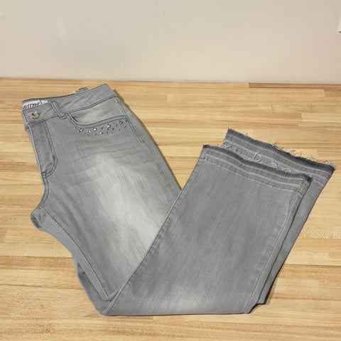 Dolcezza Light Wash Cropped Studed Jeans