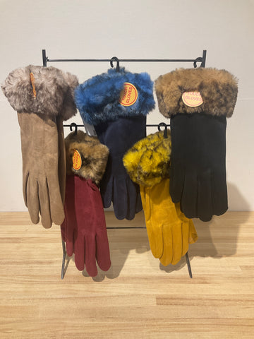 Mademoiselle Vegan Suede Glove W /Faux Fur Cuff