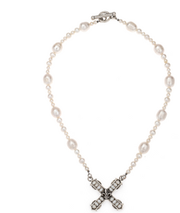 French Kande Pearls W/ Pearl French Kiss Pendant