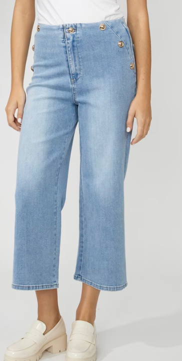 Frank Lyman Cropped Jean W/ Button Detail