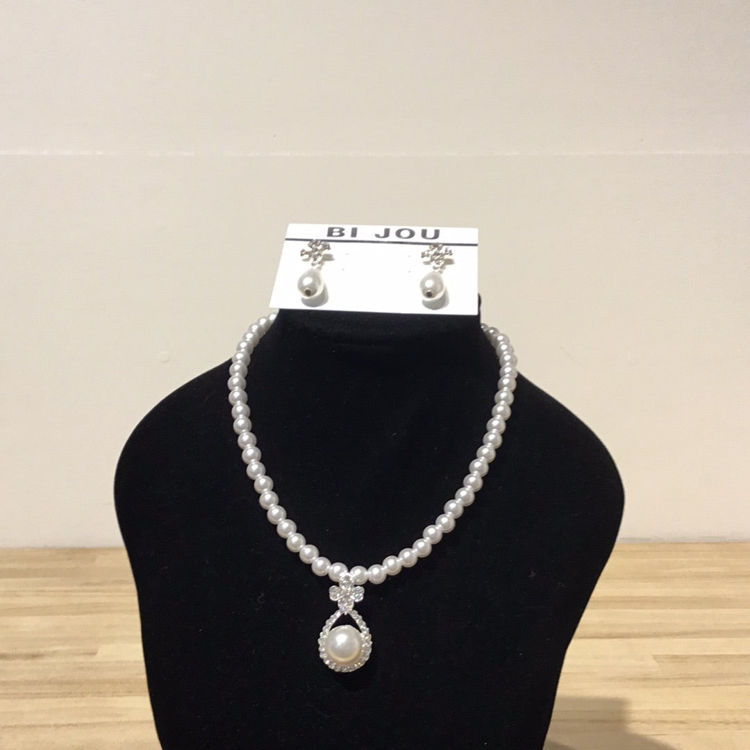 Bi Jou Pearl Necklace W/ Pearl and Crystal Pendent